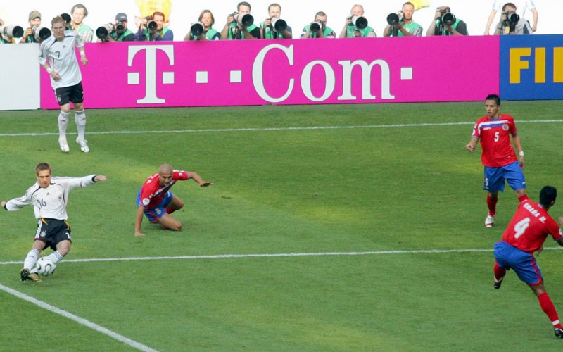 Những hình ảnh khó quên của Philipp Lahm cùng đội tuyển Đức - 5 Tuy nhiên
