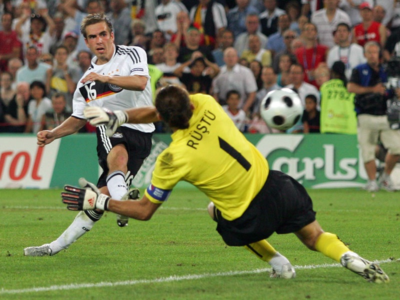 Những hình ảnh khó quên của Philipp Lahm cùng đội tuyển Đức - 7 Tuy nhiên