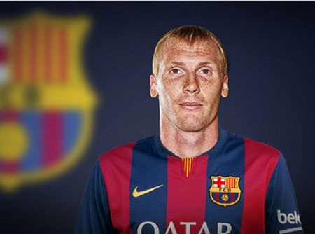 Mathieu chính thức đầu quân cho Barca