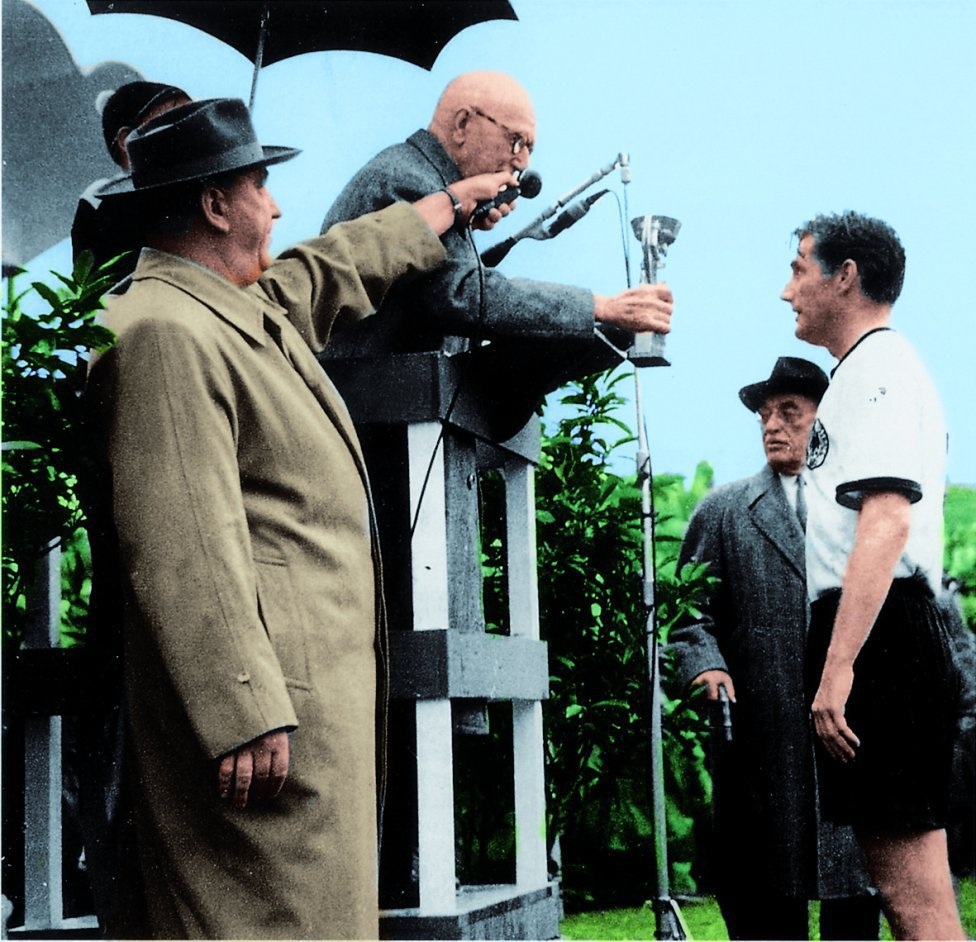 Nhìn lại những khoảnh khắc đăng quang ở 20 kỳ World Cup