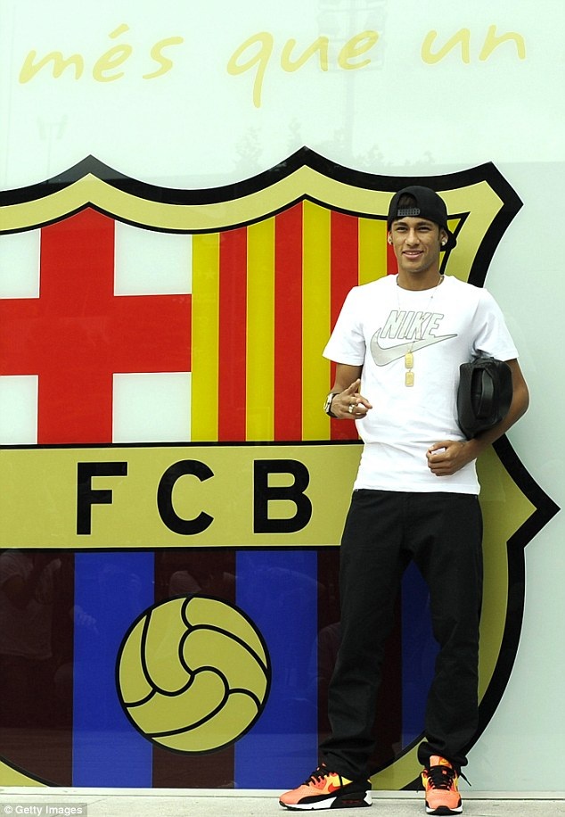 Barcelona bây giờ có còn “hơn một đội bóng”? - 4 Barca dính
vào quá nhiều vụ bê bối trong những năm qua