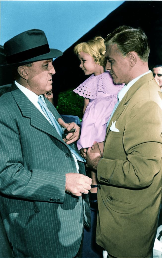Nhìn lại sự nghiệp lẫy lừng của “mũi tên bạc” Di Stéfano - 12 Năm 1946,
Alfredo Di Stéfano chuyển đến thi đấu cho Huracan tại Buenos Aires.