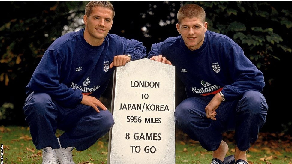 Những hình ảnh đáng nhớ về Gerrard trong màu áo đội tuyển Anh - 4 Steven
Gerrard ra mắt đội tuyển Anh ở trận đấu với Ukraine vào tháng 5/2000.