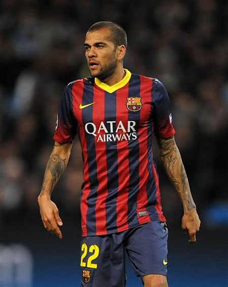 Dani Alves không chắc sẽ tiếp tục gắn bó với Barca