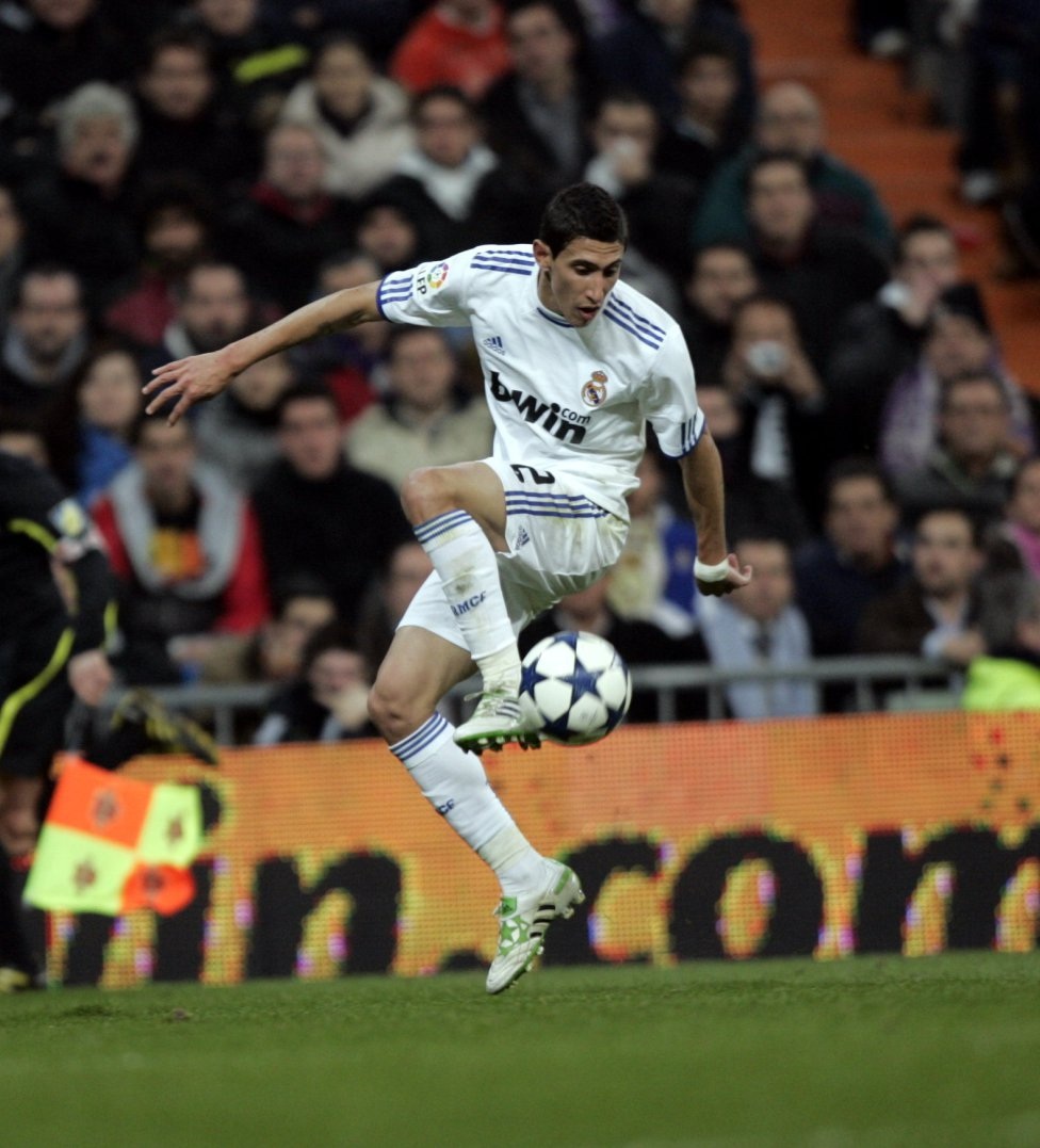 Di Maria và những khoảnh khắc tuyệt vời cùng Real Madrid - 11 Với cái kèo
trái cực dị, Di Maria là nỗi ám ảnh với mọi hàng phòng ngự.