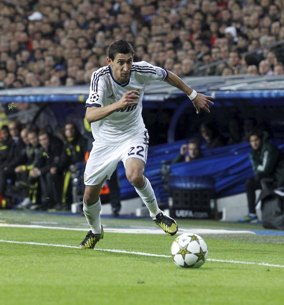 Di Maria và những khoảnh khắc tuyệt vời cùng Real Madrid - 13 Di Maria phối
hợp rất ăn ý với C.Ronaldo trong màu áo Real Madrid.
