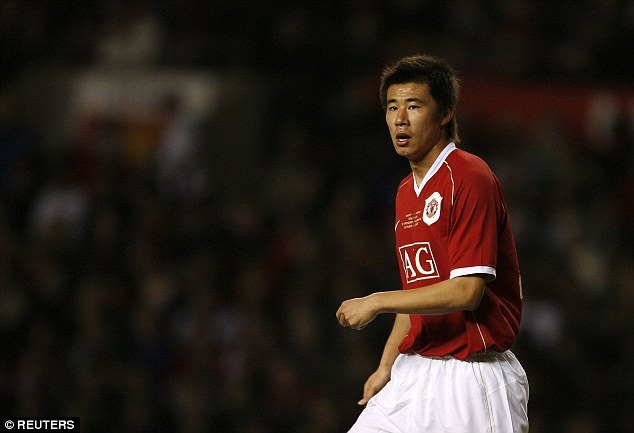 Nani và những bản hợp đồng thất bại dưới thời Alex Ferguson - 7 Cầu thủ Trung Quốc đầu tiên khoác áo MU chỉ để bán áo đấu