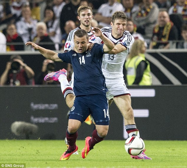 Thomas Muller giở thủ đoạn giúp tuyển Đức chiến thắng - 3 Muller đã cứu
cho đội tuyển Đức một pha hãm thành nguy hiểm ở thời điểm nhạy cảm