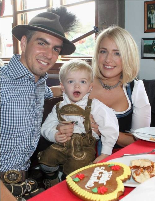 Philipp Lahm cùng gia đình tại lễ hội