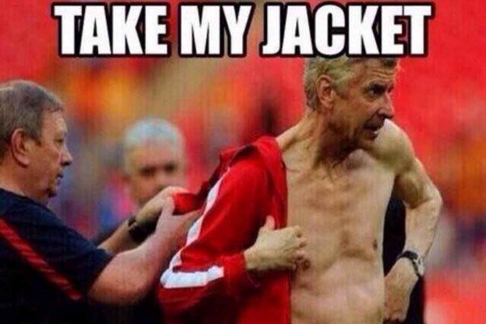 Biếm họa về vụ xô xát giữa Mourinho và Wenger - 9 Wenger cởi áo để ăn thua đủ với Mourinho.