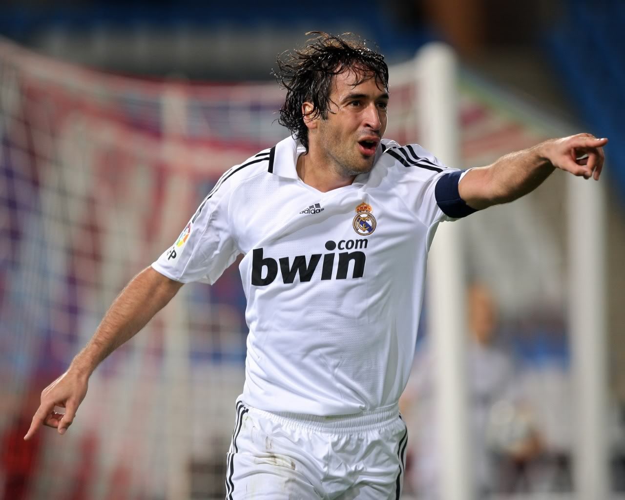 Raul sẽ trở
lại Bernabeu vào mùa hè năm sau?