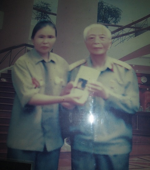 Cô Dương Thị Trình xúc động khi gặp lại Đại tướng