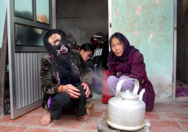 Biển đã lấy đi quá nhiều nước mắt và nỗi đau của những người phụ nữ quê biển