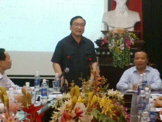 Hối hả "chạy" theo hướng đi của cơn bão - 11 Phó Thủ tướng Hoàng Trung Hải yêu cầu Thanh Hóa không được chủ quan (Ảnh: Nguyễn Thùy)