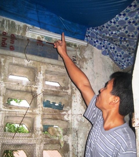 Chung cư dọa sập, 80 hộ dân “cố thủ” không di dời