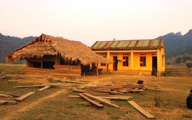 Khu nhà ở giáo viên sau hơn hai năm đưa vào sử dụng giờ đã bỏ không.