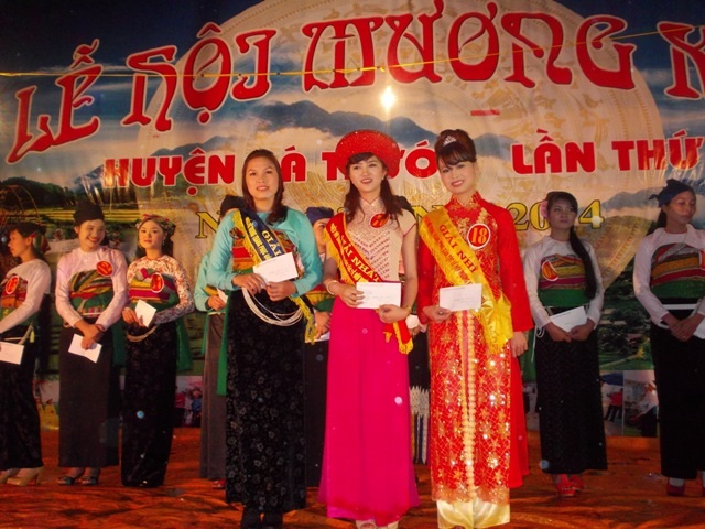 Cuộc thi người đẹp của xứ Mường cũng là một nghi thức được đưa vào lễ hội