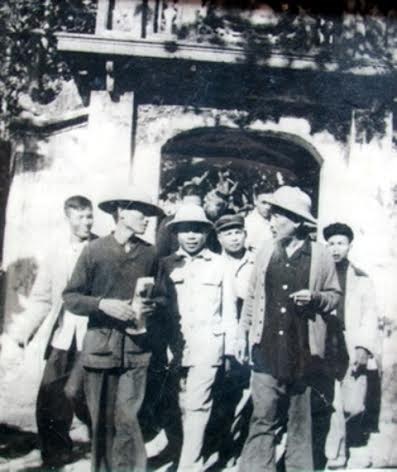 Bác Hồ về thăm nhân dân Yên Trường năm 1961