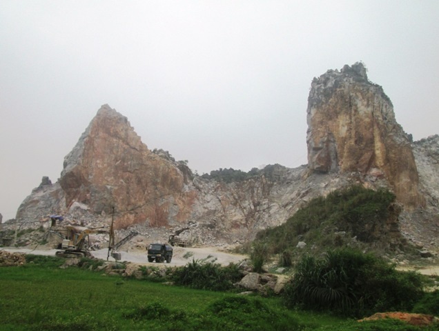 Khu vực khai thác đá núi Vức nơi từng xảy ra rất nhiều vụ tai nạn lao động