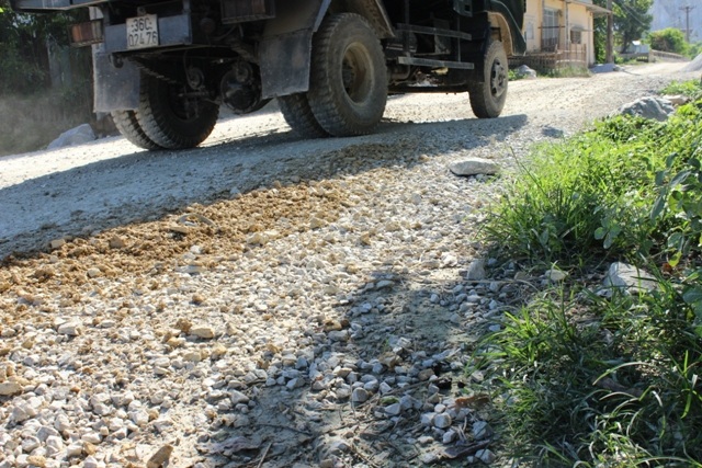 Hiện trạng đường nhựa đã bị biến dạng