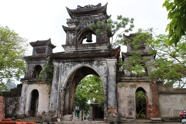 Dưới ngênh môn này, đã có bao chứng tích lịch sử mà người xưa đã để lại