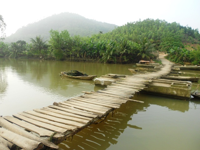 Chiếc cầu đi vào làng Cóc có tên gọi cầu tử