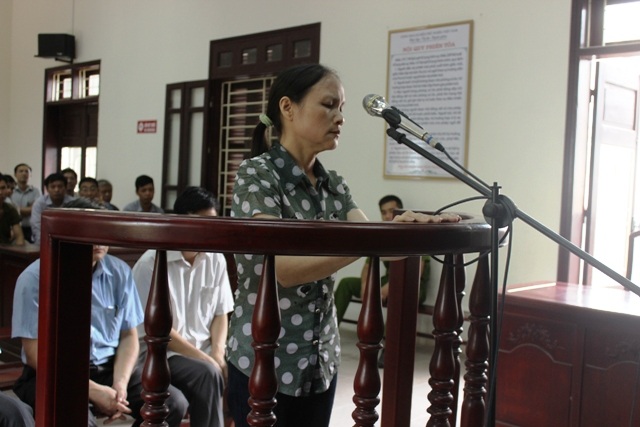 Bị cáo Nguyễn Thị Luân, người cầm đầu cho việc thất thoát gần 2 tỷ đồng tiền ngân sách