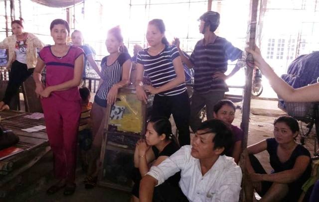 Không được gửi hàng trong chợ, tiểu thương đồng loạt nghỉ bán - 1 Hàng chục hộ kinh doanh đồng loạt nghỉ bán hàng 3 ngày nay
