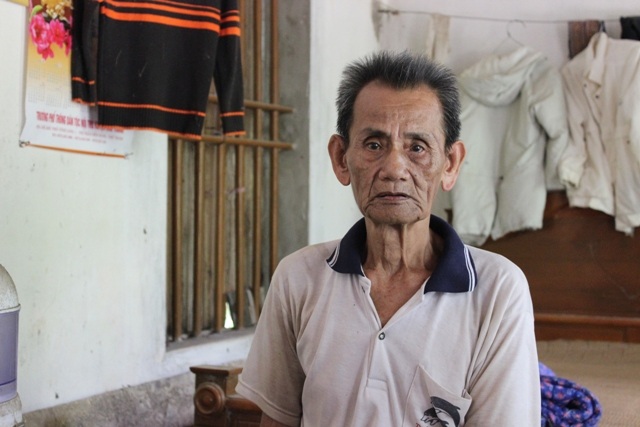 Người cha của kẻ tâm thần Nguyễn Văn Hùng thẫn thờ khi nhắc về đứa con tội lỗi