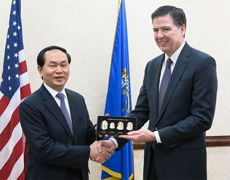 Đại tướng Trần Đại Quang hội đàm với Giám đốc FBI - 1 Bộ trưởng Trần Đại Quang và Giám đốc FBI James Comey.