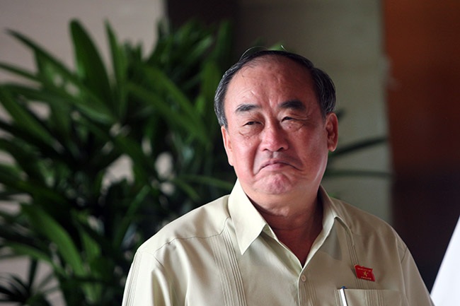 “Dự báo diễn biến trên Biển Đông để ứng phó trong tình huống xấu nhất” - 2 Đại biểu Trần Ngọc Vinh, đoàn Hải Phòng (ảnh: Việt Hưng).