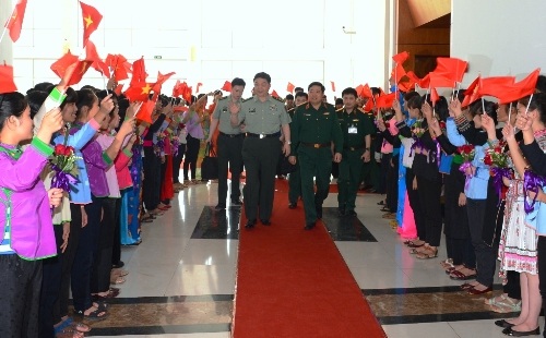 Bộ trưởng Quốc phòng Việt Nam – Trung Quốc gặp gỡ trong chương trình giao lưu biên giới - 1 Bộ trưởng Quốc phòng Việt Nam – Trung Quốc gặp gỡ trong chương trình giao lưu biên giới