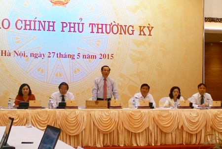 Phó Thủ tướng yêu cầu tăng lương vào thời điểm thích hợp - 1 Bộ trưởng Nguyễn Văn Nên chủ trì cuộc họp báo chiều tối 27/5.