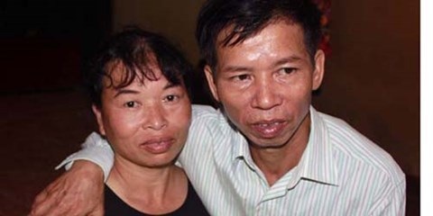 Vợ ông Chấn: “Có ai dám để chồng đi tù oan 10 năm rồi nhận chục tỷ?” - 1 Vợ ông Chấn: “Có ai dám để chồng đi tù oan 10 năm rồi nhận chục tỷ?”