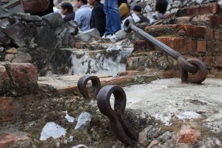 Từ năm 1930 Nhà tù Sơn La được đổi tên thành Ngục Sơn La (từ PriSon thành Penten cier).