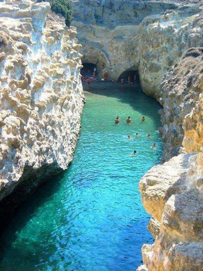 10 địa danh ngoạn mục trên thế giới - 6 Bãi biển Papafragas trên đảo Milos, Hy
Lạp