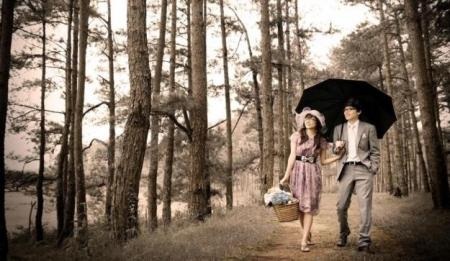 Thung lũng tình yêu mùa Valentine - 3 Đi dạo quanh thung lũng, du khách cũng sẽ bắt gặp những bức tượng uyên ương quyến rũ