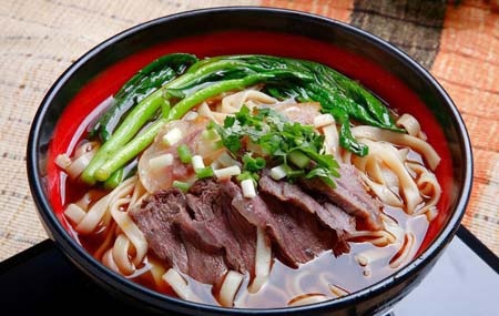 Những món đồ ăn vặt nổi tiếng nhất xứ Đài - 3 Món mỳ thịt bò
xuất hiện từ hàng bình dân tới sang trọng
