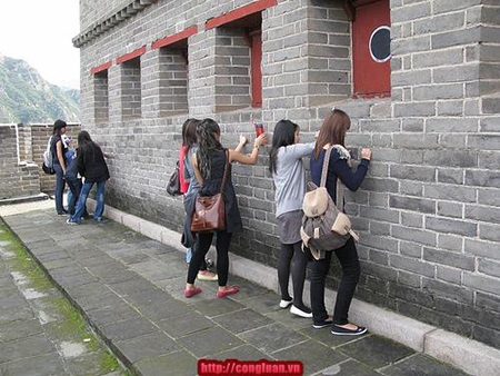 Vạn Lý Trường Thành bố trí khu vực “vẽ bậy” cho du khách - 1 Vạn Lý Trường Thành bố trí khu vực “vẽ bậy” cho du khách