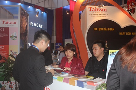 Phó Thủ tướng kêu gọi người dân cùng chung tay phát triển du lịch - 3 Phó thủ tướng kêu gọi người dân cùng chung tay phát triển du lịch