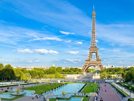 Tour khám phá trời tây, giá giảm cực “sốc” - 1 Điểm dừng chân đầu tiên là
thủ đô Paris hoa lệ
