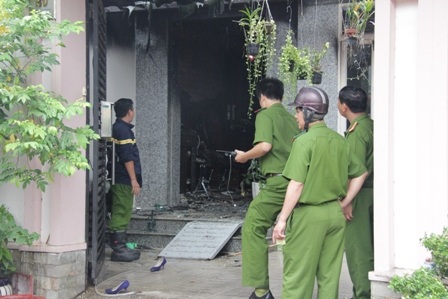 Phòng cảnh sát PCCC quận 9 nhanh chóng đến hiện trường và khống chế đám chá