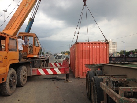 Xe cứu hộ được nhanh chóng điều đến giải tỏa hiện trường