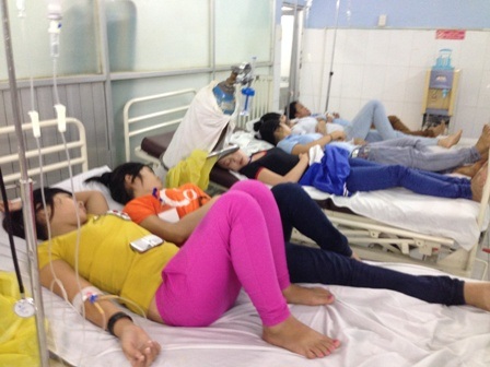 Đến chiều ngày 18/10, hàng trăm công nhân vẫn đang điều trị tại BV quận Thủ Đức