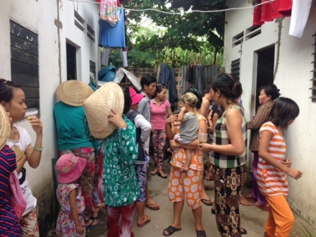 Người dân KP6, phường Linh Trung, Thủ Đức bàng hoàng trước thông tin cháu bé chết do bị giết.