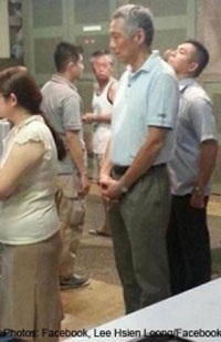 Thủ tướng Singapore bị bắt gặp đi mua gà rán.
