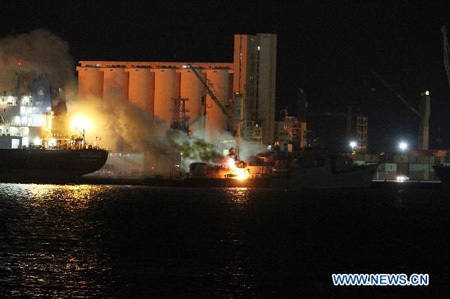 NATO đánh trúng 8 tàu chiến Libya - 1 NATO đánh trúng 8 tàu chiến Libya - 1