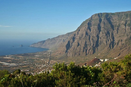 Núi lửa dưới lòng biển phun dung nham tạo thành đảo mới  - 14