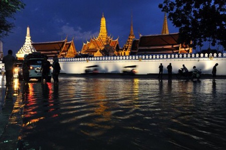 Bangkok: Sông dâng cao kỷ lục, nước tràn vào Cung điện - 6 Bangkok: Sông dâng cao kỷ lục, nước tràn vào Cung điện - 6