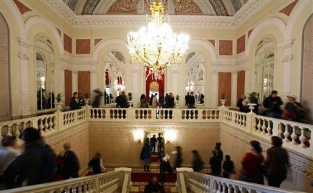 Chiêm ngưỡng vẻ đẹp lộng lẫy của nhà hát nổi tiếng Nga - 1